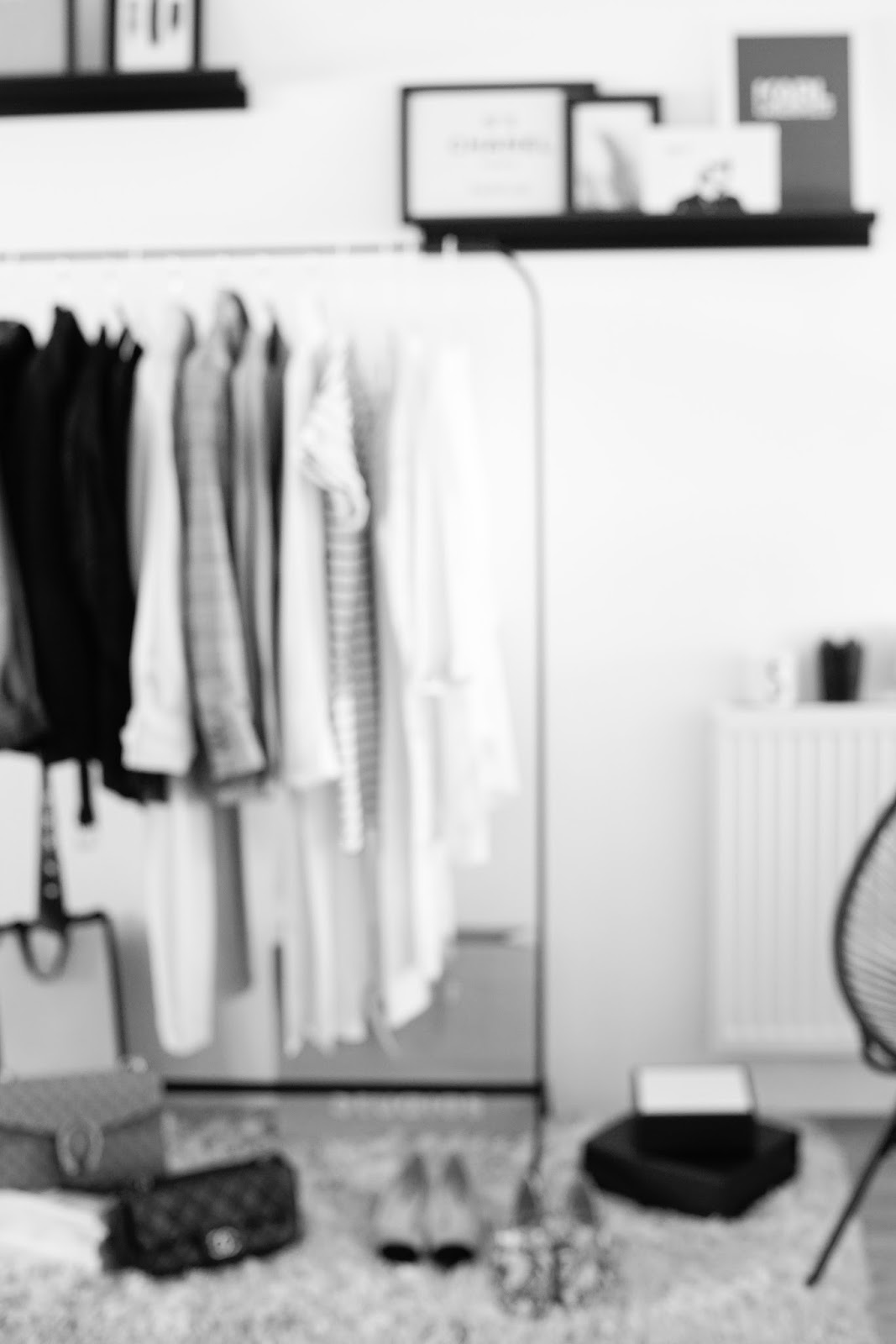 THE CAPSULE WARDROBE