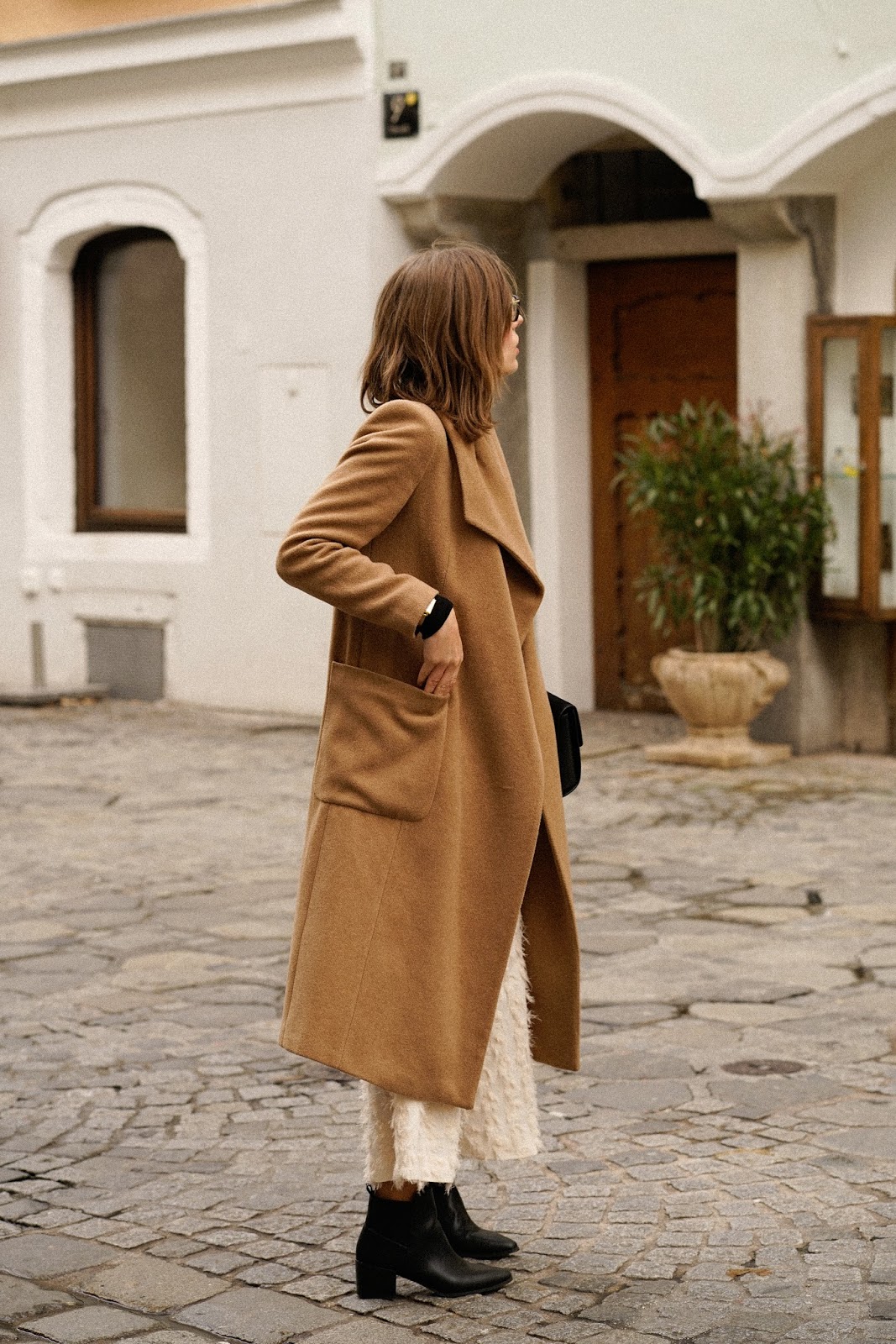 THE CAMEL COAT