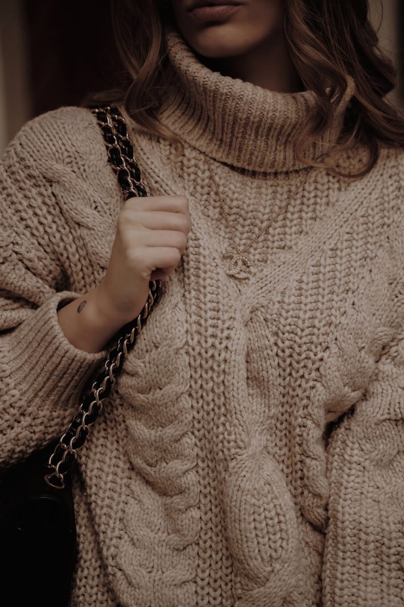 BEIGE KNITS FOREVER